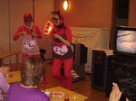 居酒屋恒例　職員余興.jpg