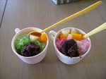 夏の定番　かき氷　メロン味とイチゴ味