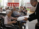 南東北ロイヤルライフ館の敬老会