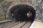 箱根登山電車　塔ノ沢駅トンネル