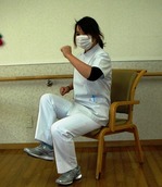 転倒予防とバランス能力　足踏み運動