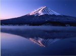 朝日をあびる富士