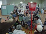 同点決勝　赤組、白組どちらが多く入ったかな？
