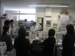 2月防災訓練　通報の仕方の説明風景
