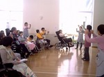ボランティアグループ「紙ふうせん」のミニコンサート